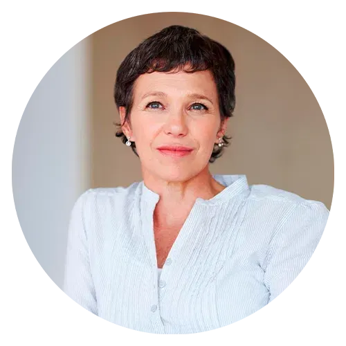 Sarah M. - RevaNail Customer